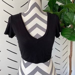Black t shirt v neck crop top fashion nova